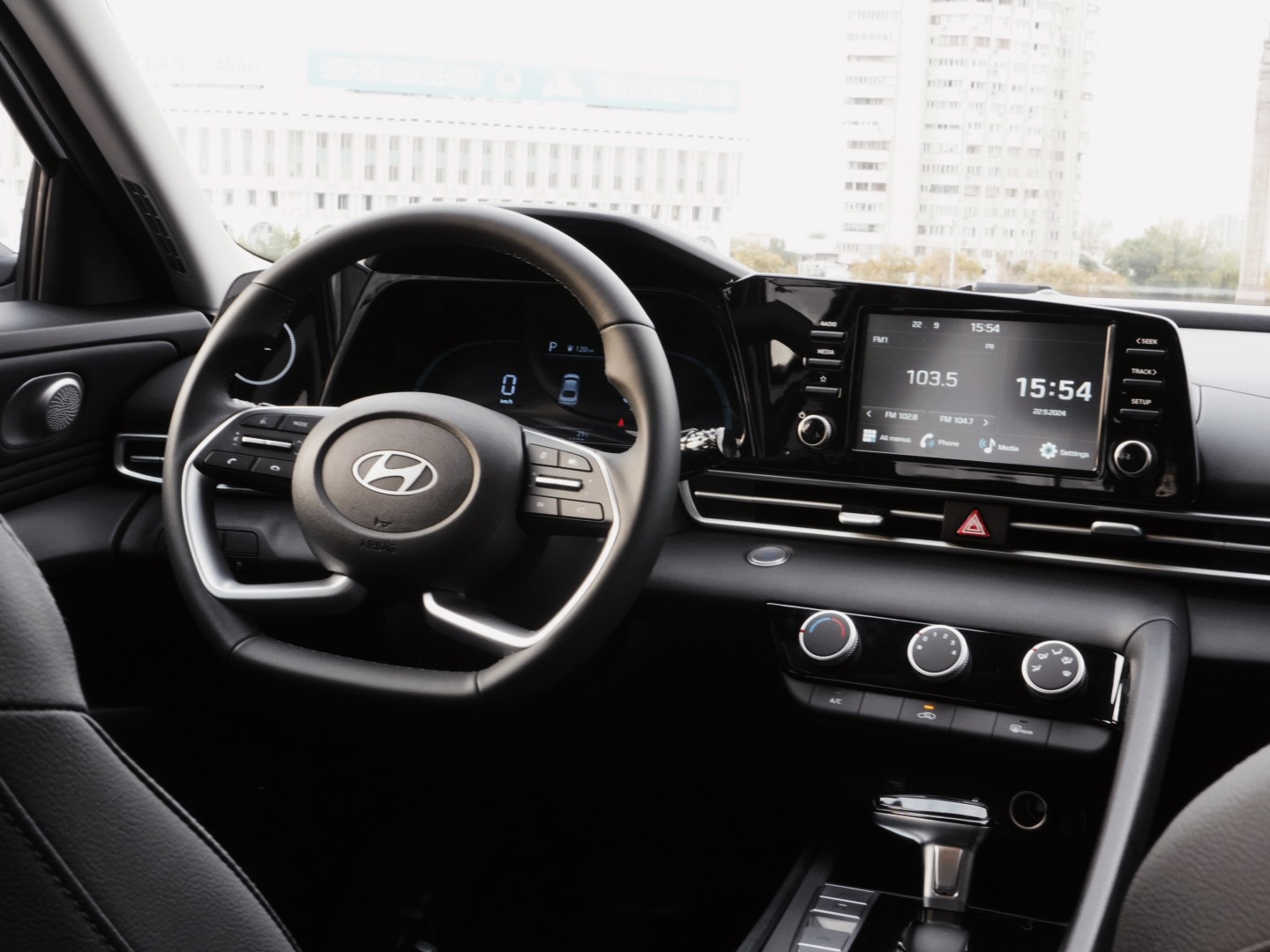 Hyundai Elantra — изображение 2