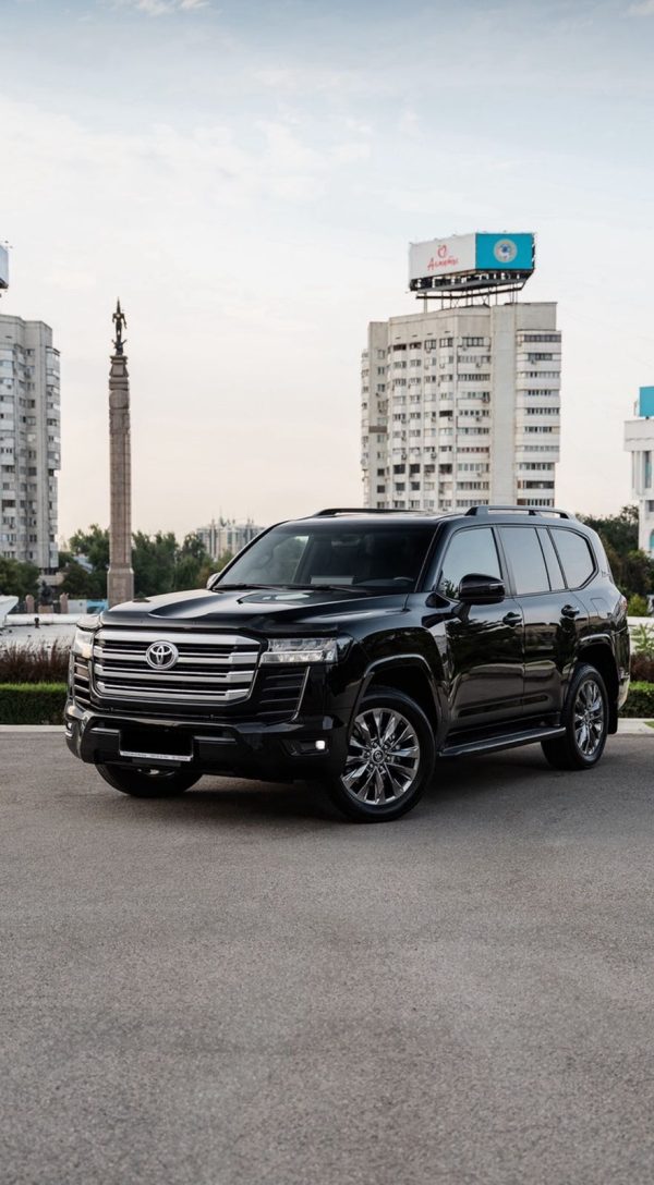 Toyota Land Cruiser 300